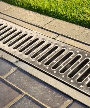 Obrázek k výrobku 19739 - Odtokový žlab s pozinkovaným roštem 1m